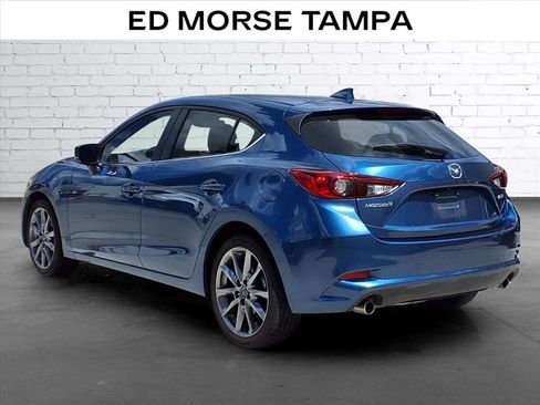Used 2018 MAZDA MAZDA3 Touring FWD image 3