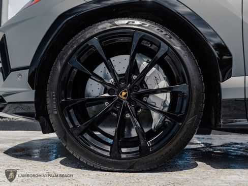Used 2024 Lamborghini Urus S AWD/4WD image 46