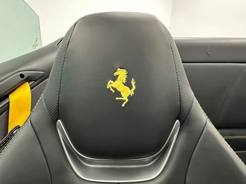 Used 2019 Ferrari Portofino image 55