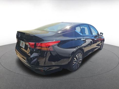 Used 2025 Nissan Altima 2.5 SV image 8