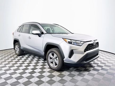 Used 2025 Toyota RAV4 XLE w/ Convenience Package image 9