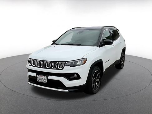 Used 2025 Jeep Compass Limited AWD/4WD image 7