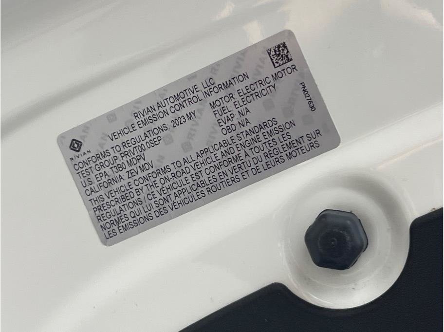 Used 2023 Rivian R1S Adventure Dual AWD/4WD image 23