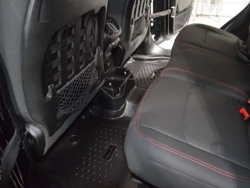 Used 2020 Jeep Wrangler Unlimited Rubicon AWD/4WD image 16