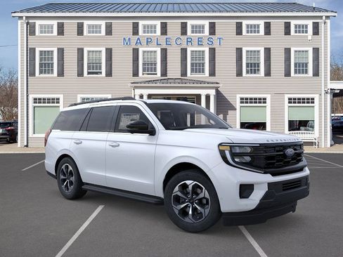 New 2026 Ford Expedition Active image 7