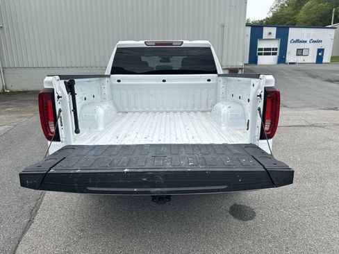 Used 2025 GMC Sierra 1500 SLT AWD/4WD image 22