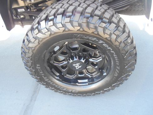 New 2025 Ford F250 XLT w/ Black Appearance Package image 40