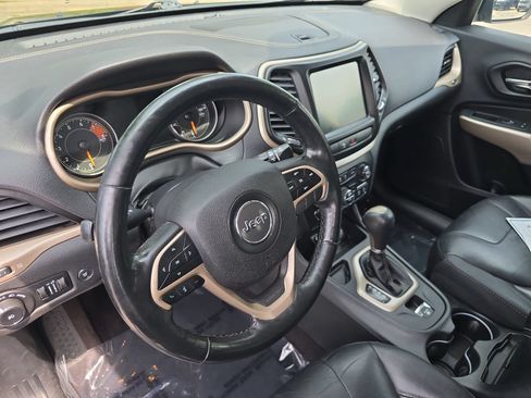 Used 2018 Jeep Cherokee Limited w/ High Altitude Package FWD image 15