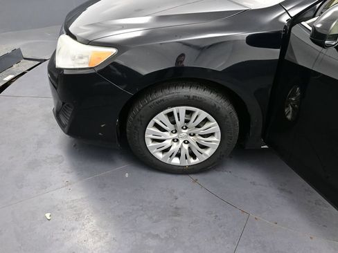 Used 2014 Toyota Camry LE FWD image 11