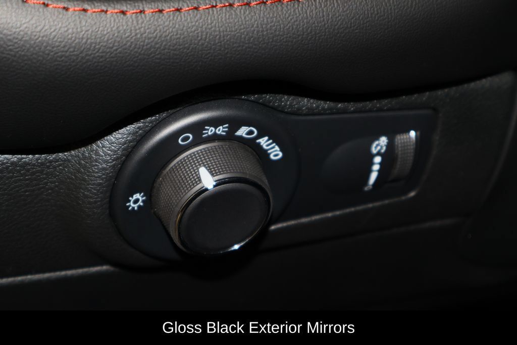 Used 2025 Dodge Durango GT AWD/4WD image 24