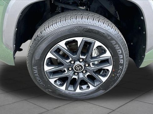 Used 2023 Toyota Tundra Limited w/ Power Package AWD/4WD image 11