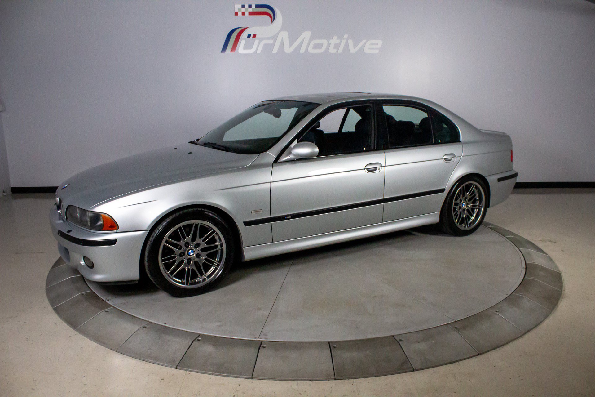 Used 2002 BMW M5 RWD image 2
