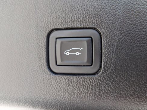 Used 2023 Chevrolet Traverse Premier w/ LPO, Floor Liner Package AWD/4WD image 16