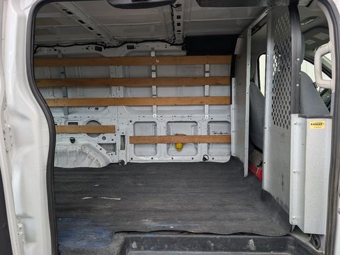 Used 2016 Ford Transit 250 130 Low Roof w/ Exterior Upgrade Package RWD image 25