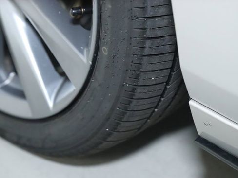 Used 2025 MAZDA MAZDA3 s image 36