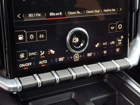 Used 2025 GMC Acadia Elevation image 21