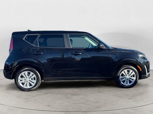 Used 2024 Kia Soul LX image 6