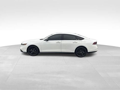 Certified 2025 Honda Accord SE image 2