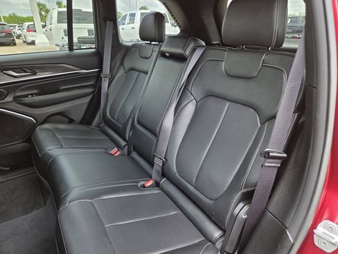Used 2023 Jeep Grand Cherokee Overland RWD image 26