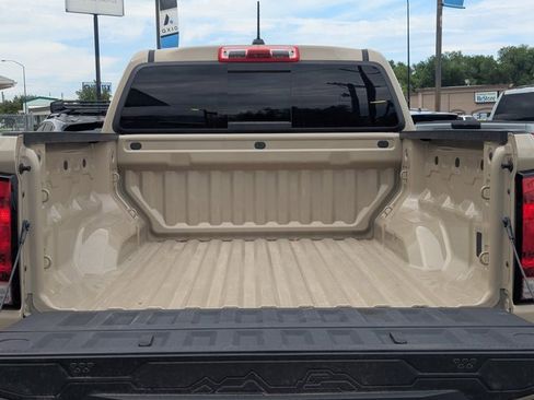 Used 2024 Chevrolet Colorado Trail Boss w/ Technology Package image 6