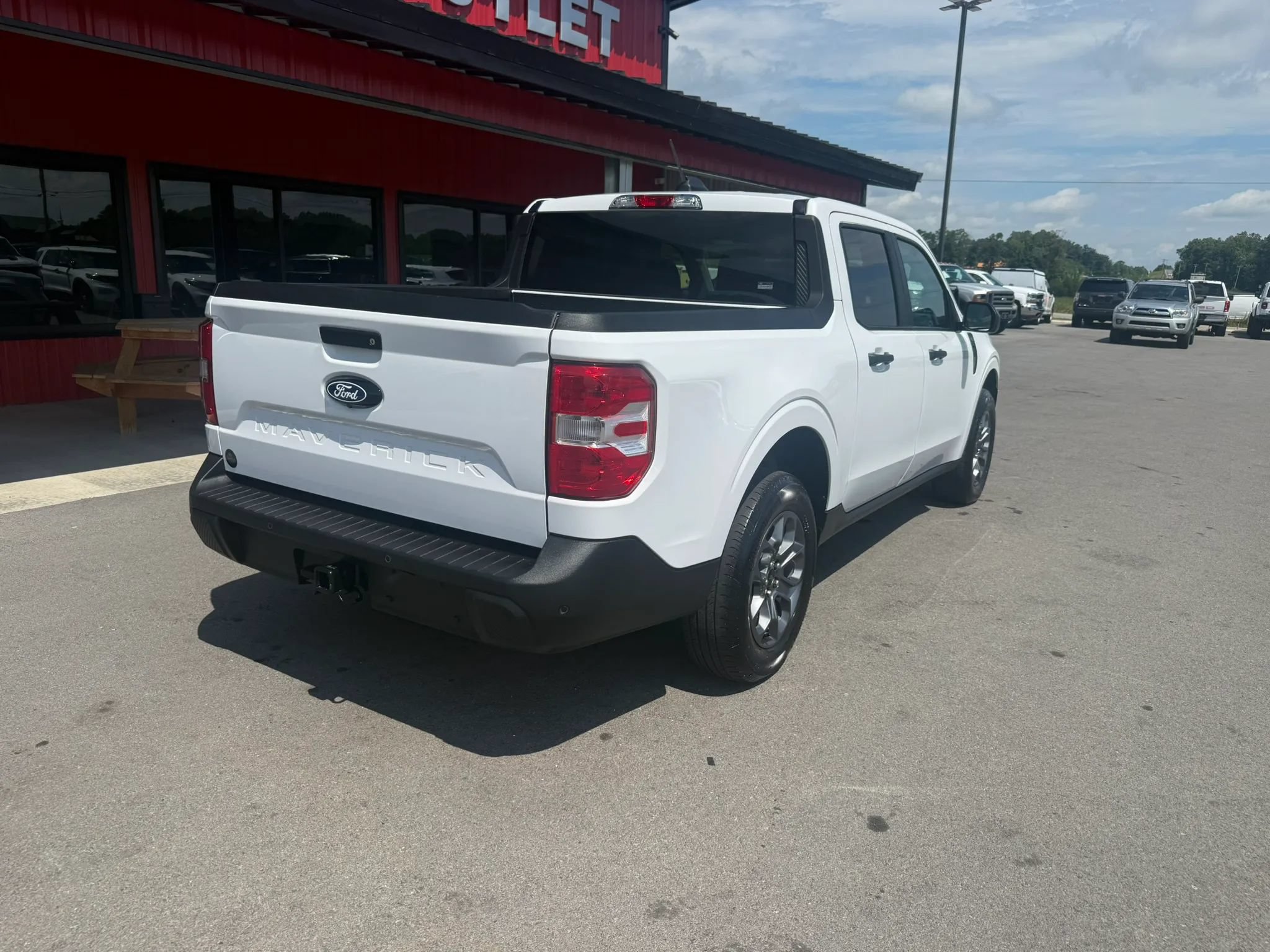 Used 2025 Ford Maverick XLT w/ Equipment Group 302A AWD/4WD image 4