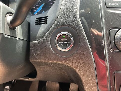 Used 2019 Ford Explorer XLT image 16