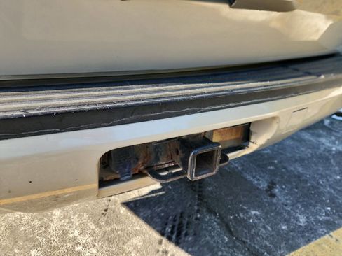 Used 2011 Chevrolet Tahoe LS image 8