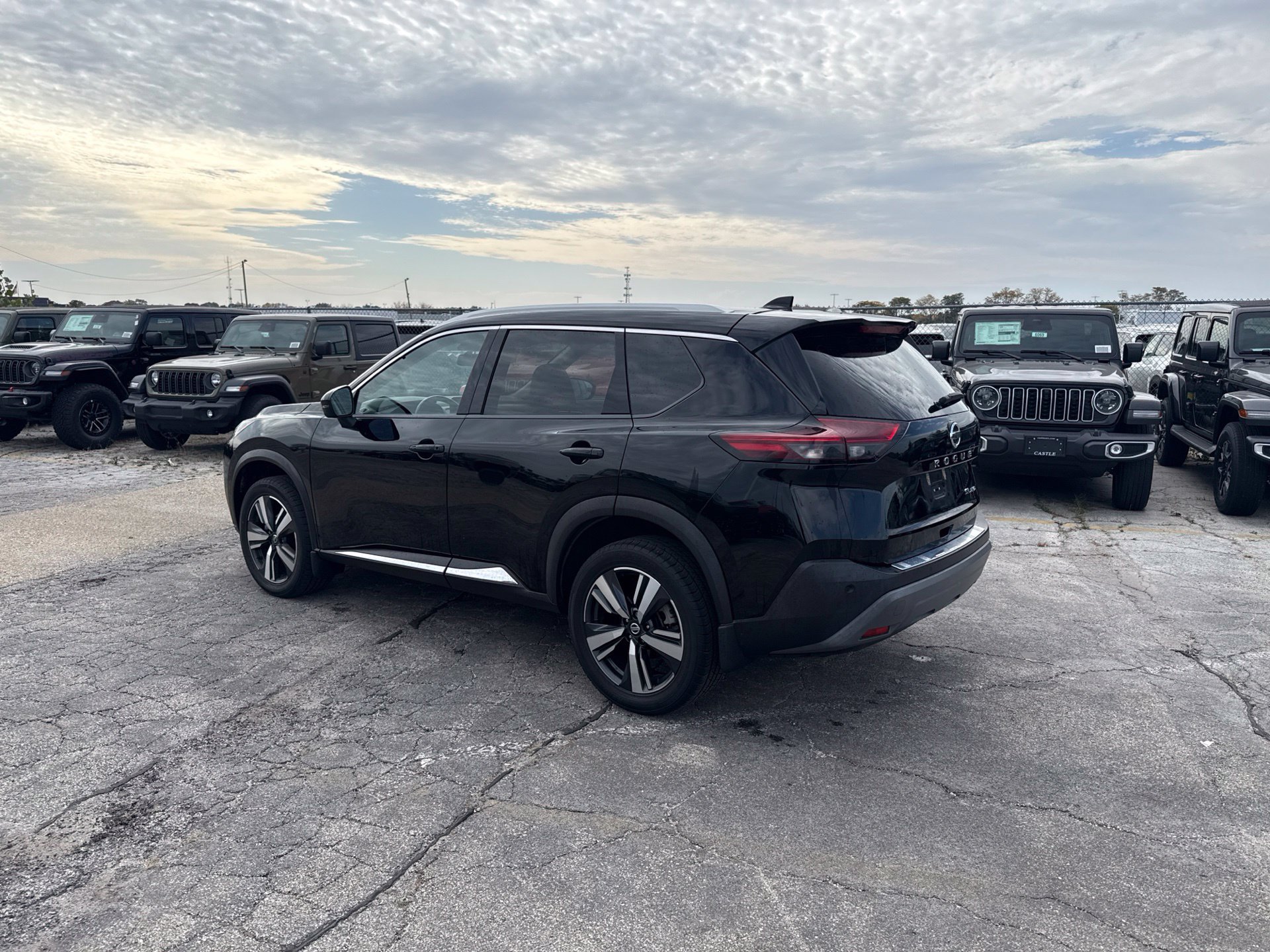 Used 2021 Nissan Rogue SL w/ Premium Package AWD/4WD image 8