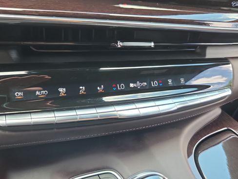 Used 2021 Cadillac Escalade ESV Sport Platinum w/ Heavy-Duty Trailer Package AWD/4WD image 22