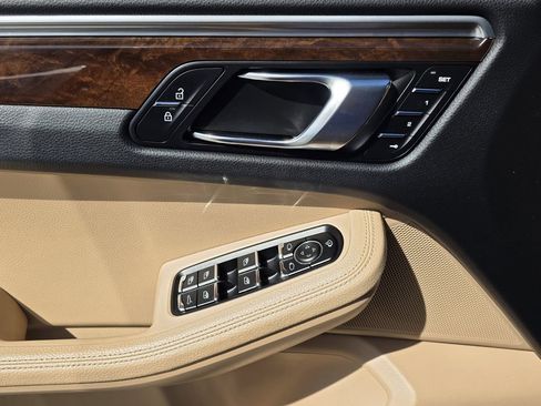 Used 2022 Porsche Macan S image 26
