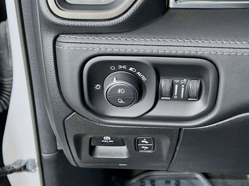 Used 2021 RAM 1500 Limited image 9