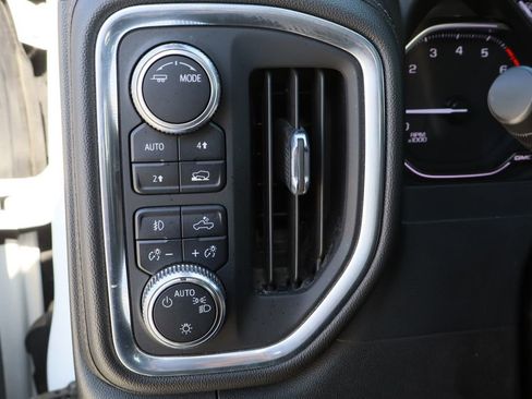 Used 2022 GMC Sierra 1500 Elevation w/ LPO, Elevation Black Package image 12