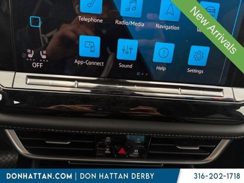 Used 2024 Volkswagen Atlas Cross Sport SE AWD/4WD image 8
