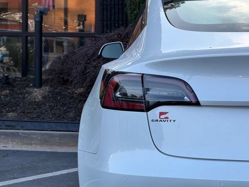Used 2021 Tesla Model 3 Standard Range Plus RWD image 15