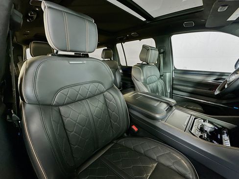 Used 2023 Jeep Grand Wagoneer Series III w/ Quick Order Packagew 28T image 30