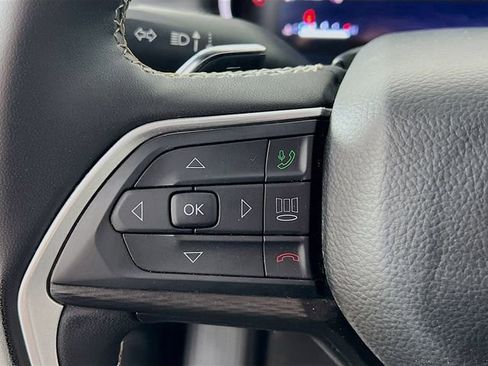 Used 2024 Jeep Grand Cherokee Altitude image 13