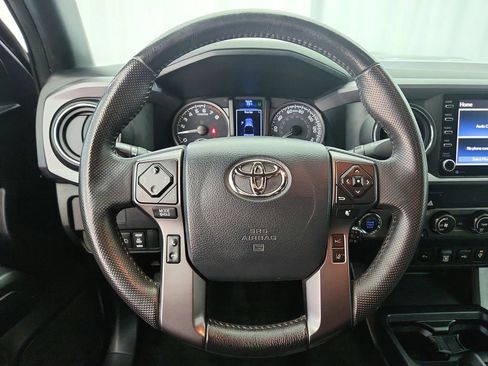 Used 2020 Toyota Tacoma TRD Sport w/ Technology Package AWD/4WD image 14