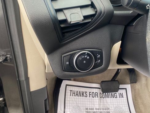 Used 2016 Ford Escape SE AWD/4WD image 29