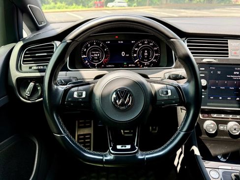 Used 2018 Volkswagen Golf R 4-Door AWD/4WD image 19