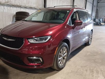 Used 2022 Chrysler Pacifica Touring-L