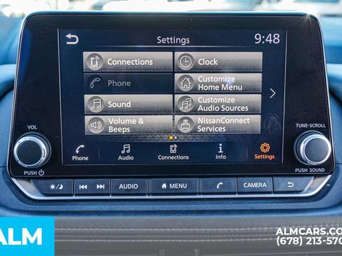 Used 2025 Nissan Rogue SV image 34