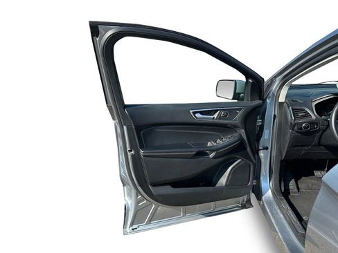 Used 2024 Ford Edge Titanium image 6