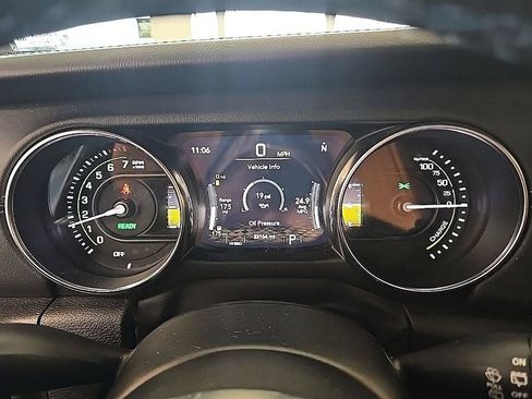 Used 2022 Jeep Wrangler Unlimited Rubicon 4xe w/ Cold Weather Group AWD/4WD image 17