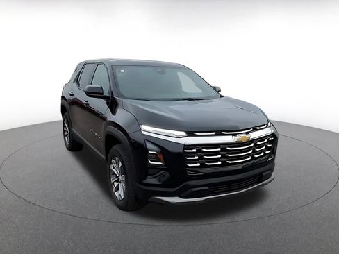 Used 2025 Chevrolet Equinox LT image 3