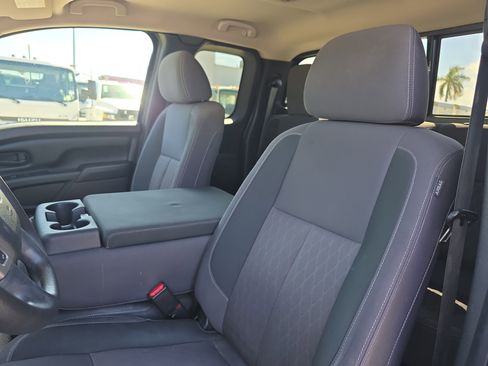 Used 2022 Nissan Titan S image 22