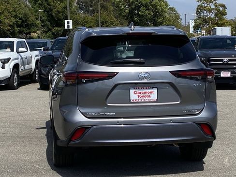 Certified 2026 Toyota Highlander Limited AWD/4WD image 43