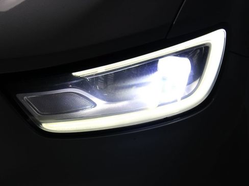 Used 2024 Chrysler Pacifica Touring-L FWD image 57