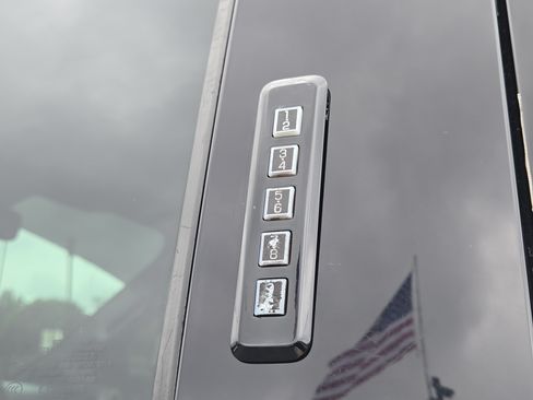 Certified 2022 Ford F350 Lariat w/ Lariat Value Package AWD/4WD image 14