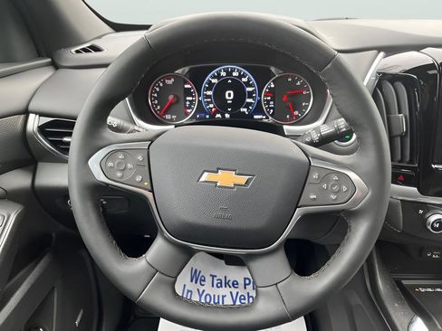Used 2023 Chevrolet Traverse Premier image 22