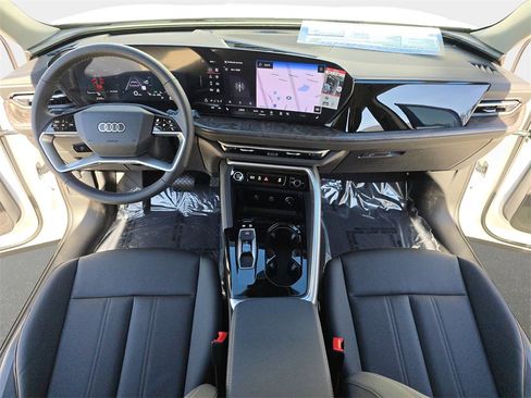 New 2025 Audi Q5 Premium image 9